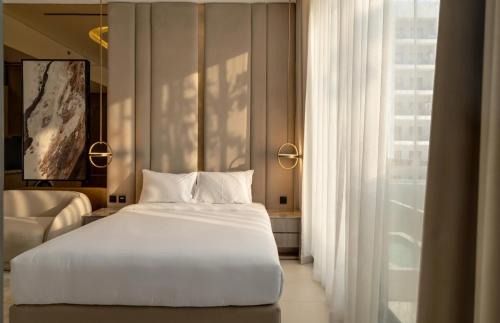 Al Satwa Apartment | World Trade Centre Studio Apartment with Gym, Pool and Parking