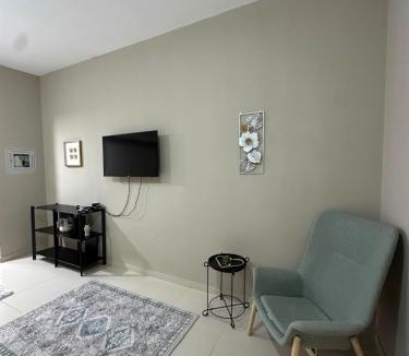 Abu Dhabi Apartment | Cosy Studio - Desert Breeze
