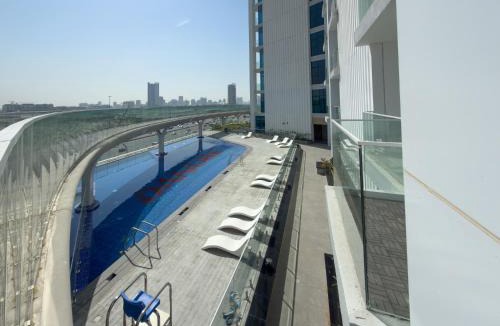 Al Barsha Apartment | Vogue Vacation Homes, Arjan Skyz by Danube near Miracle Garden, Studio Apartment with Balcony and City View, Access to all Amenities