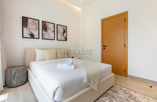 Sharm Villa | Exclusive 4BR Villa with Assistant Room, Lush Garden & Private Pool Facing Panoramic Sea Views, Al Dana Island, Fujairah by Deluxe Holiday Homes