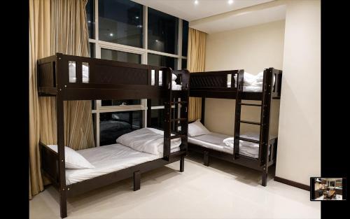 Old Dubai Apartment | Burjaman Budget Sharing Hostel in Bur Dubai