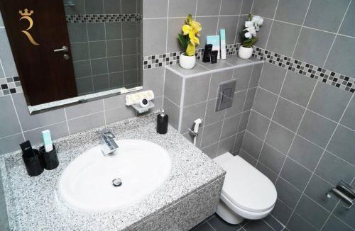 Baniyas East Apartment | Serene 1BR Retreat in Baniyas