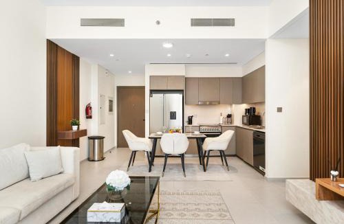 Trade Centre 1 Apartment | The Bellagge Signature Stays Grande 2BRs with Burj Views