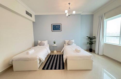 Al Majaz Apartment | Luxury 3BR Sea Skyline View Noor
