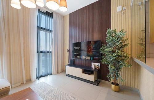 Sharjah Apartment | Luxury Sky-High Studio with Pool & Parking CB2-10-SS4-606-st-
