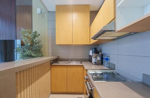 Sharjah Apartment | Luxury Sky-High Studio with Pool & Parking CB2-10-SS4-606-st-