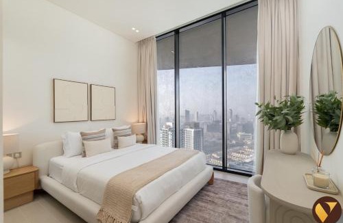 Jumeirah Village Circle Apartment | Vogue Vacation Homes, JVC Binghatti Phantom near Circle Mall, One Bedroom Apartment with a Private Pool in Balcony and full Access to all Amenities
