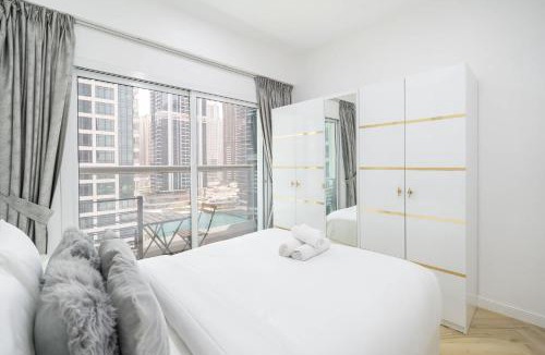 Jumeirah Lake Towers Apartment | Free housekeeping visits during your stay - StayShort - Prime 2BR Retreat in JLT that Sleeps 4
