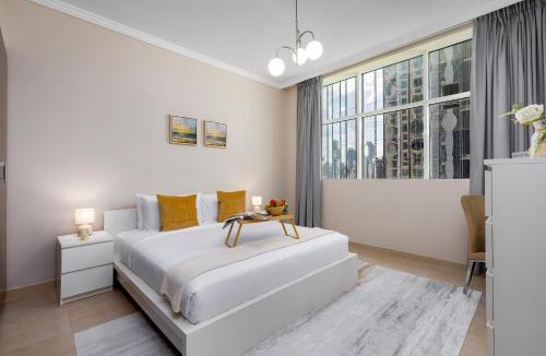 Downtown Dubai Apartment | Maison Privee - Comfortable Downtown Apartment with City Skyline Vws