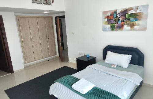 Al Khan Apartment | Smart Home Vacation Home- AYLA