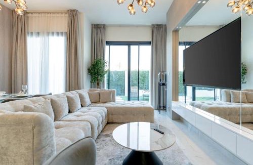 Mina Al Arab Villa | Nasma Luxury Stays - Opulent family escape in coastal community