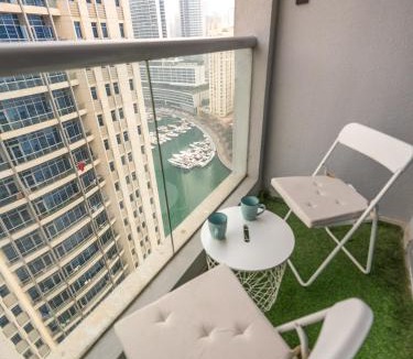 Dubai Marina Apartment | Luxury two bedrooms with Jbr and Marina view apartment