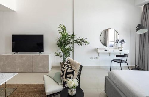 Dubai Sports City Apartment | Frank Porter - Oasis Tower 1