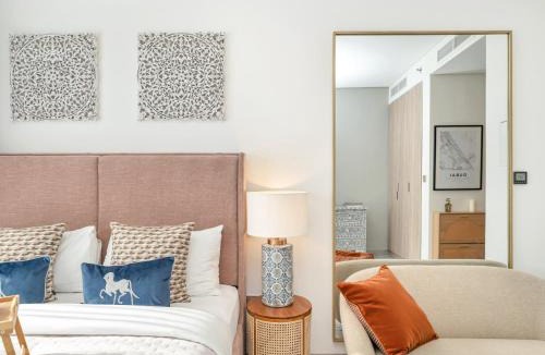 Trade Centre 1 Apartment | Peninsula One Suites by Prestige Nest