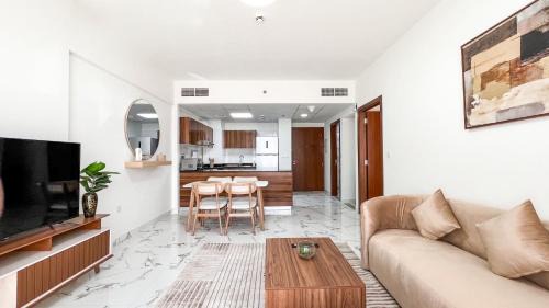 Al Hamra Village Apartment | Luxury 1Bedroom Marina Apartment Al Hamra Village
