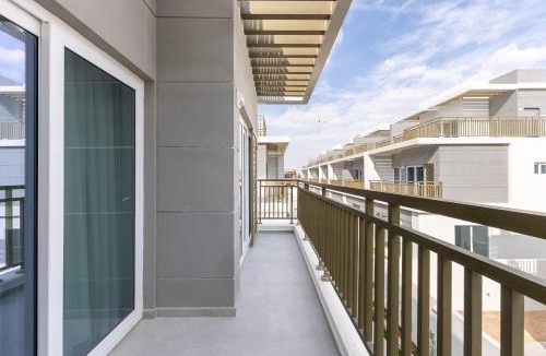 Madinat Zayed Villa | ALiving Modern 3BR Townhouse I Family-Friendly I DAMAC Hills 2