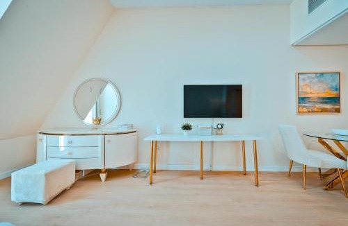 Madinat Zayed Apartment | Luxury Escapes Bright & Spacious 1BR in Discovery Gardens