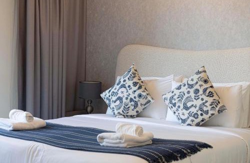Downtown Dubai Apartment | Luxury Downtown 3 Bedroom and Maid Room Apartment with amazing Burj View and Private Jacuzzi on a large Balcony