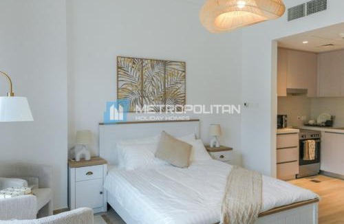 Madinat Zayed Apartment | Modern Studio, Yas Island, Near Yas Mall & Ferrari World