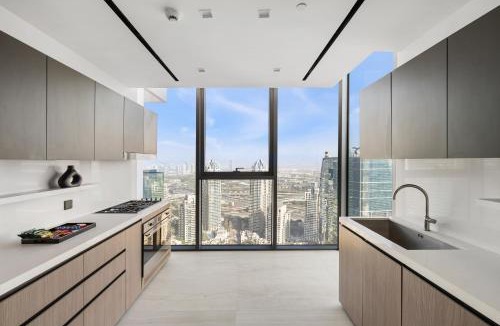 Dubai Marina Apartment | Allsopp & Allsopp - 4-Bedroom Penthouse with Panoramic Views in LIV Marina, Dubai Marina