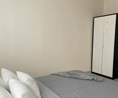 Al Nahda House | Comfortable Queen Room, Dubai City View, Private & Peaceful, 8 Mints Walk To Dubai