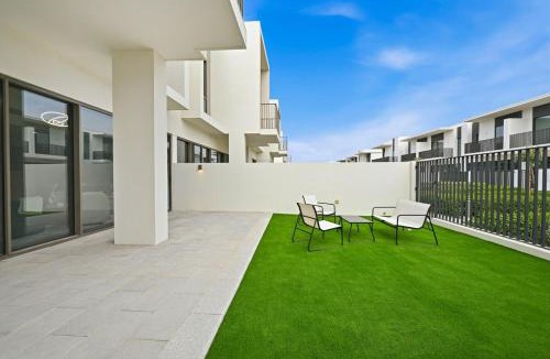 Dubai Villa | Warm and Cozy 4BR Villa with Pool Access