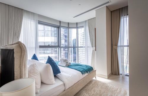 Abu Dhabi House | Modern Reem Island stay with stunning view