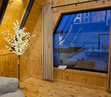 Falaj al Moalla Ski Chalet | Alreef Hut