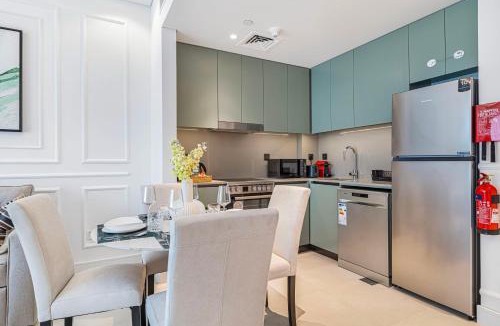 Al Wasl Apartment | Luxury 1BR City Walk, Park View & Balcony