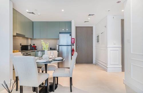 Al Wasl Apartment | Luxury 1BR City Walk, Park View & Balcony
