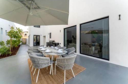 Palm Jumeirah Villa | Villa Sarai by Luxury Explorers Collection