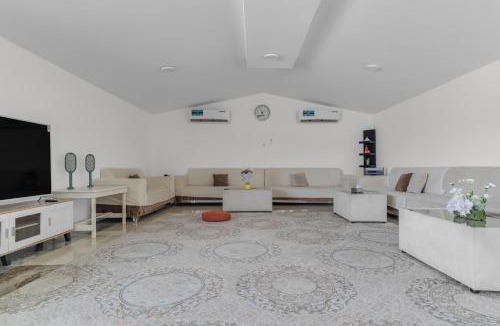 Ras Al Khaimah Villa | Spacious farmhouse villa for families BBQ and 10 extra matresses