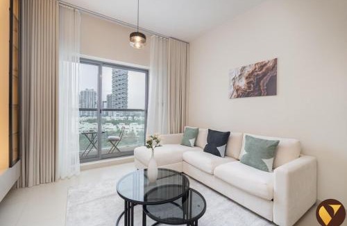 Jumeirah Village Circle Apartment | Vogue Vacation Homes, JVC Jeewar Tower near Circle Mall, One Bedroom Apartment with Balcony and City View, Access to all Amenities