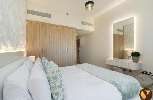 Jumeirah Village Circle Apartment | Vogue Vacation Homes, JVC Jeewar Tower near Circle Mall, One Bedroom Apartment with Balcony and City View, Access to all Amenities
