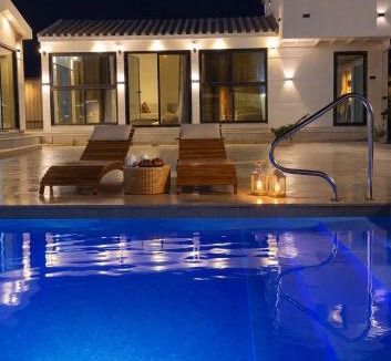 Ain Al Fayda Ski Chalet | Deem view