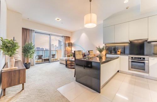 Dubai Marina Apartment | Sky-High 1BR with Stunning Direct Marina Views, Steps from the Metro and Offering Seamless Access to Marina Mall, The Address Residences, Dubai Marina by Deluxe Holiday Homes