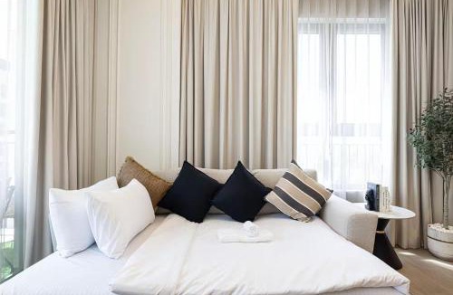 Dubai Apartment | Stylish Apartment, Private Beach, Port de La Mer