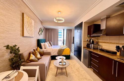 Jumeirah Lake Towers Apartment | Cosmos Living Delightful Studio with Balcony