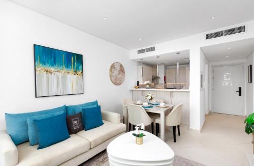 Palm Jumeirah Apartment | Maison Privee - Elegant Palm Retreat with Iconic Sea & Marina Vws