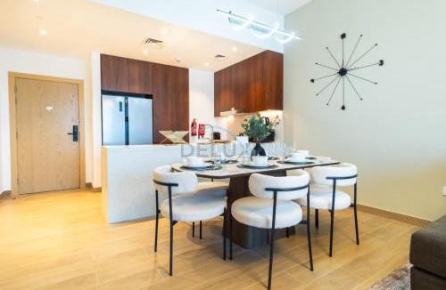 Dubai Apartment | Seafront 2BR, Within Walking Distance to La Mer Beach, Short Drive Away from Mercato Mall, La Sirene Building 2, La Mer by Deluxe Holiday Homes