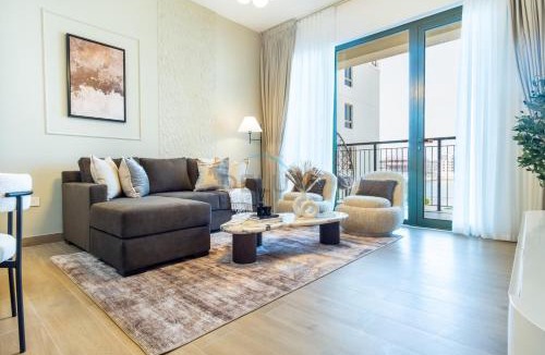 Dubai Apartment | Seafront 2BR, Within Walking Distance to La Mer Beach, Short Drive Away from Mercato Mall, La Sirene Building 2, La Mer by Deluxe Holiday Homes