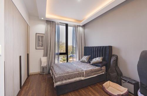 Dubai House | Private room in a luxury villa at Dubai hills