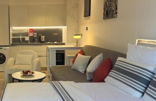Madinat Zayed Apartment | The Sterling 4 sleep with AC parking and pool
