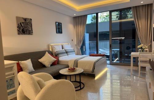 Madinat Zayed Apartment | The Sterling 4 sleep with AC parking and pool