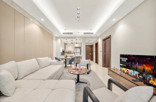 Business Bay Apartment | Luxe 1BR with Burj Khalifa View l 10mn to Downtown