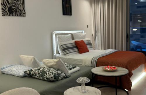 Madinat Zayed Apartment | The Sterling 4 sleep with AC parking and pool