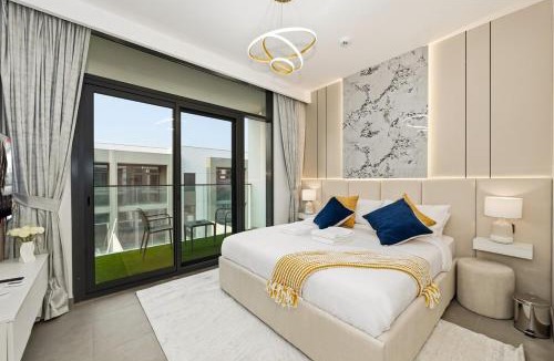 Dubai Apartment | Golden Stays - Stylish 4BR Villa I Garden, Pool & Parking I Global Village