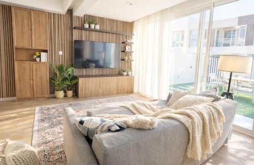 Dubai House | COZY 3 Bedroom Villa in a Calm Neighborhood in Dubai