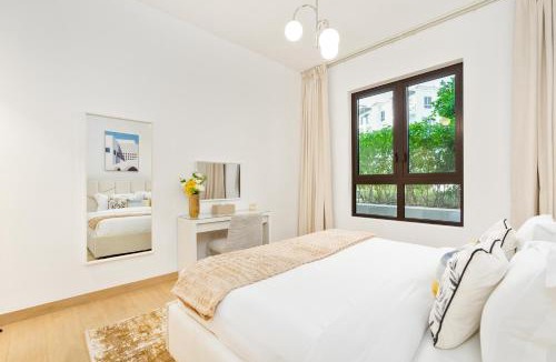 Dubai Apartment | Ultimate Stay - Seaside 1-Bedroom Apartment with Beach Access at Port De La Mer