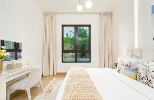 Dubai Apartment | Ultimate Stay - Seaside 1-Bedroom Apartment with Beach Access at Port De La Mer